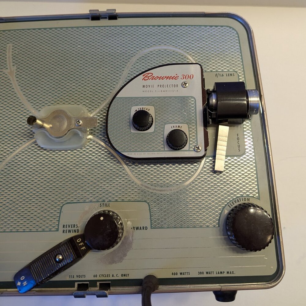 Vintage 1950's Kodak Brownie 300 Movie Projector F/1.6 Lens 8mm Model 1 - Picture 8 of 15